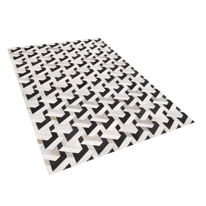 Danvers Geometric Area Rug, 140 x 200 cm