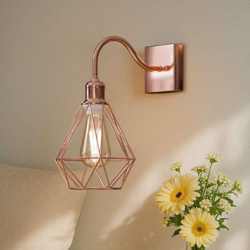 Broumov Armed Sconce, Yes