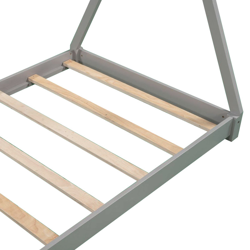 Ce lit simple avec plateforme triangulaire grise est fabriqué en pin massif et assure une fabrication facile à assembler.