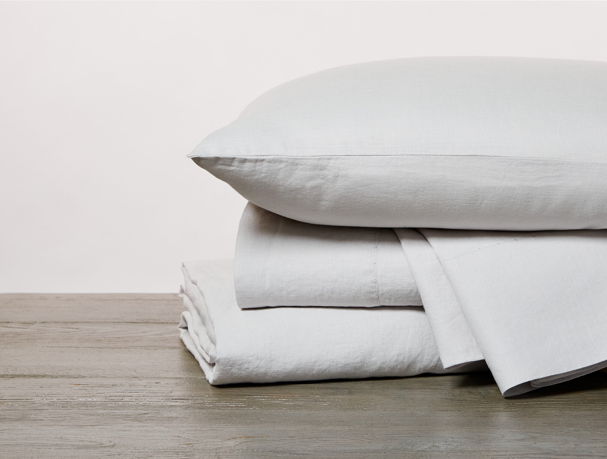 https://assets.wfcdn.com/im/29580406/compr-r85/1092/109267285/organic-linen-sheet-set.jpg