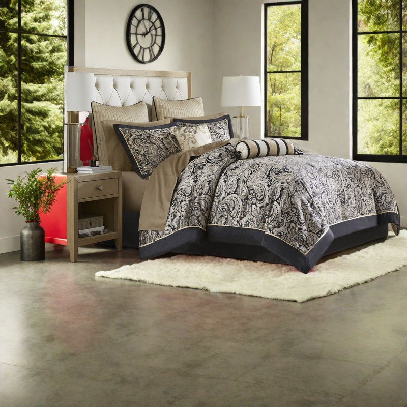 Elegant Cotton Bedding Sets In Black Paisley Design For Queen Bed