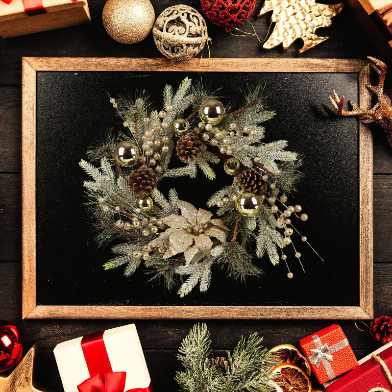 Couronne de Noël avec des lumières chaudes