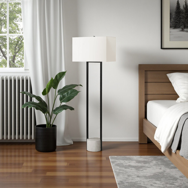 Lampe sur pied H 62 po Galvin, métal noir et abat-jour ivoire / crème