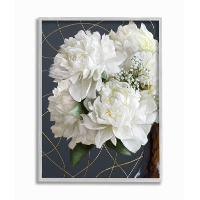 «White Flower Bouquet Petal Détail Interior» par Daphne Polselli - impression d'art graphique