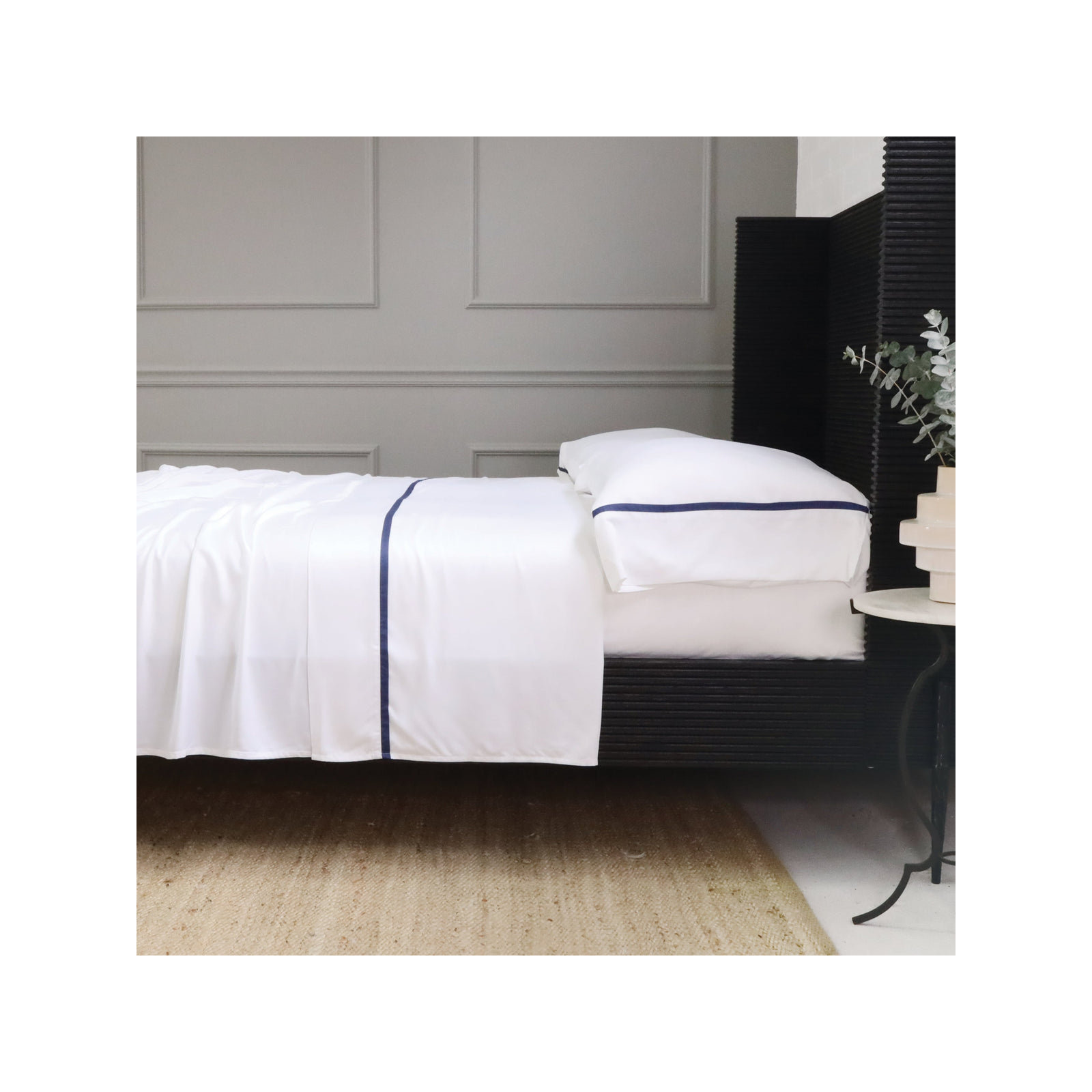 Langston Rayon From Bamboo Machine Woven Sheet Set, White/Navy, Twin