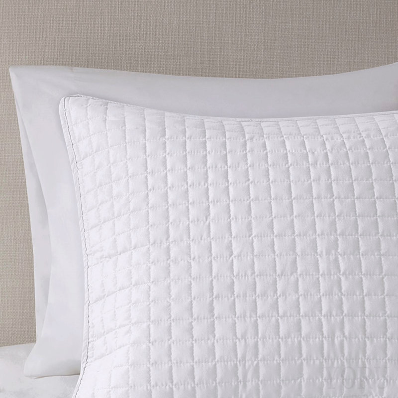 3 Piece Reversible Quilt Set White Full/Queen