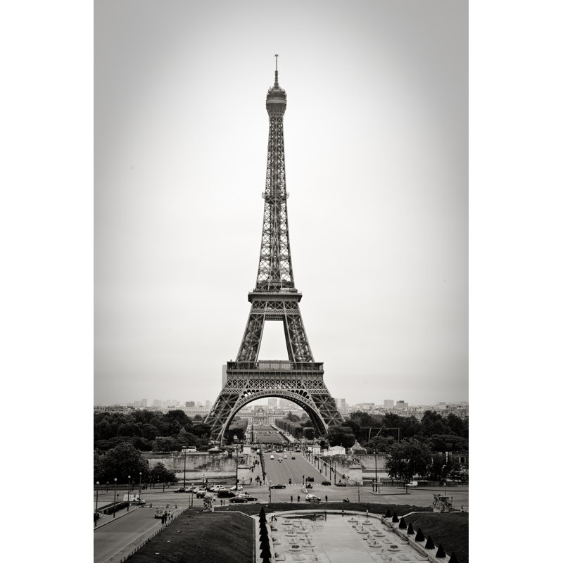 «Elynn Eiffel Tower on Canvas» par Christine_Meintjes, photographie, H 18 po x l 12 po