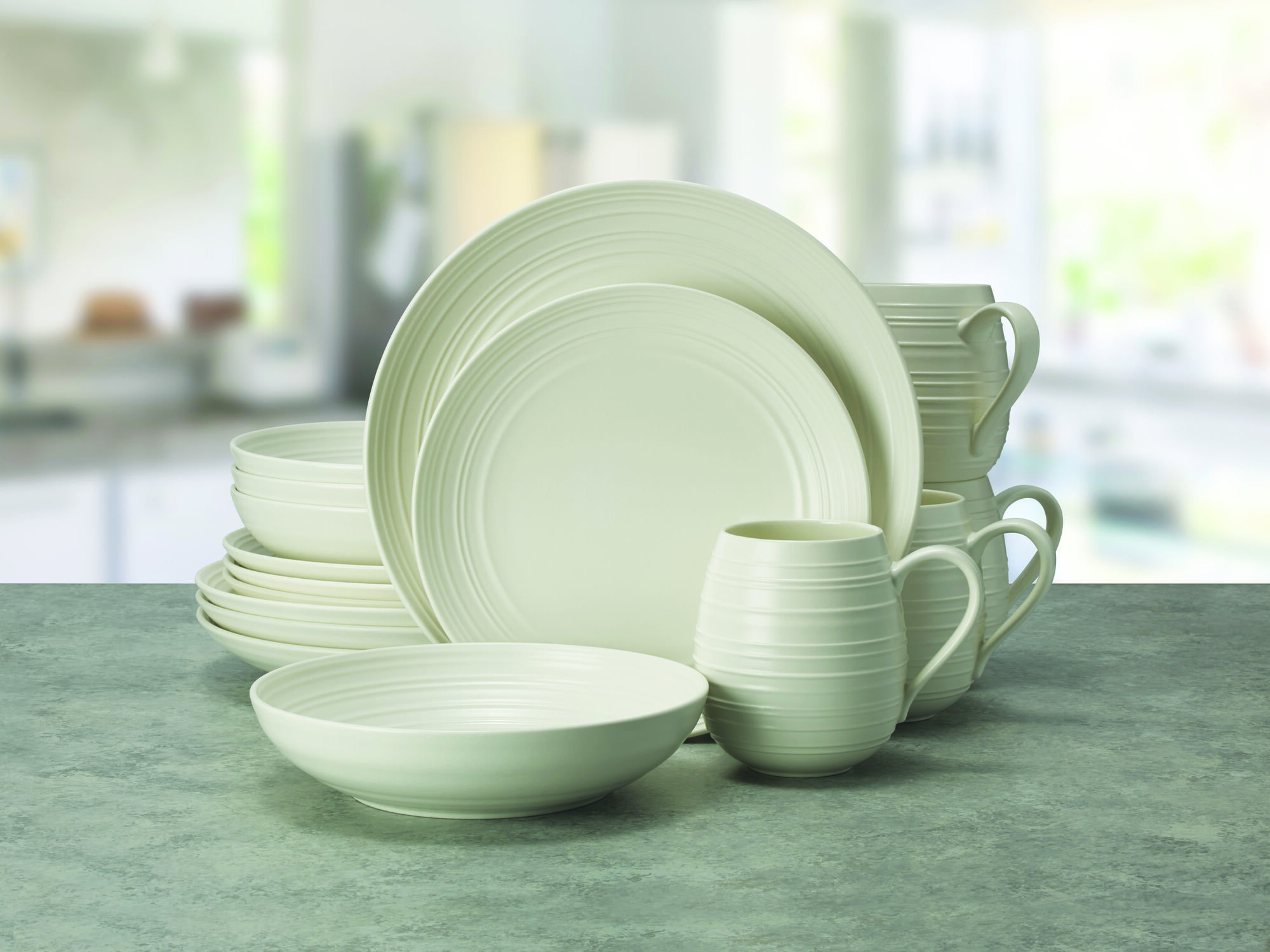 Mikasa Swirl Coupe 16-Piece Dinnerware Set, Service for