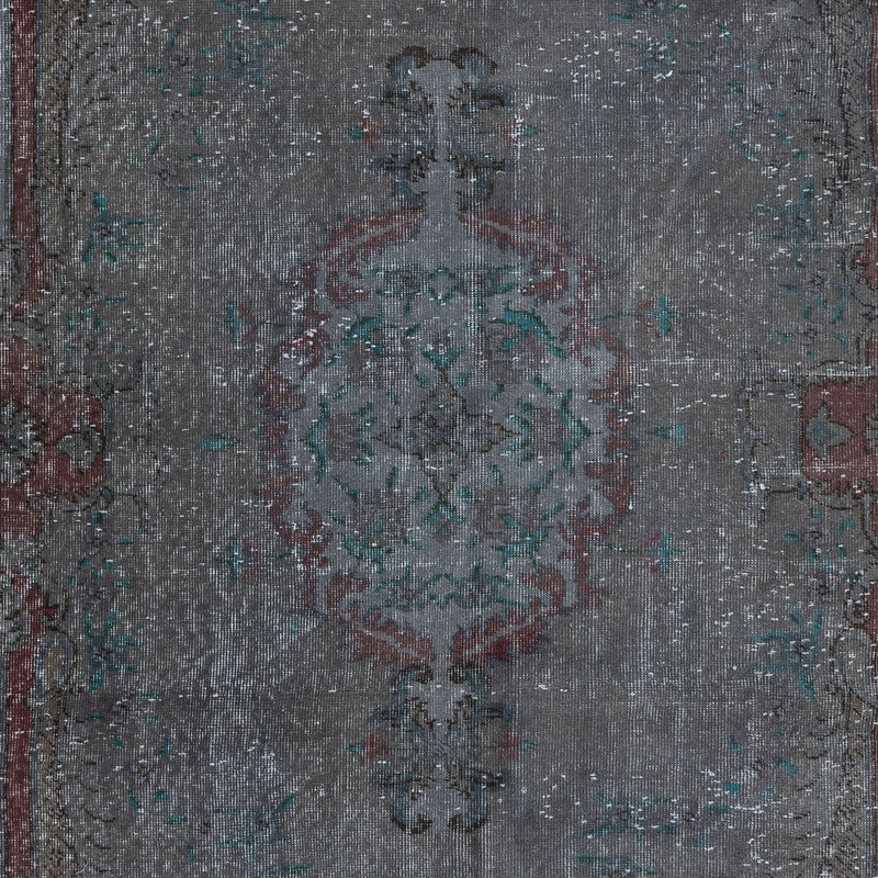 Tapis turc de 5,3 pi x 8,3 pi fabriqué à la main et à poils courts en gris, rouge marron et vert