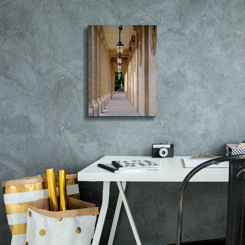 "Paris - Palais Royal Corridor" par Epic Portfolio, H 16 po x l 12 po x P 0,75 po