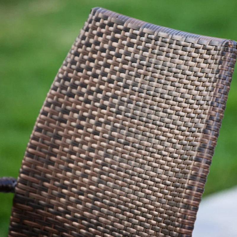 Au bord de la piscine - 2 chaises d'extérieur parfaites, structure en fer, PE brun, siège profond avec amplement d'espace pour les jambes, dossier profilé pour une assise détendue, entièrement assemblé, mélange de couleurs neutres, profondeur de 23,19 po, largeur de 27,07 po