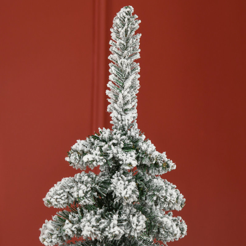 Arbre de Noël 5 pi 11 po pin vert effilé / givré