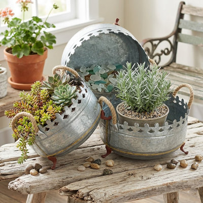 Alfredo Metal Pot Planter