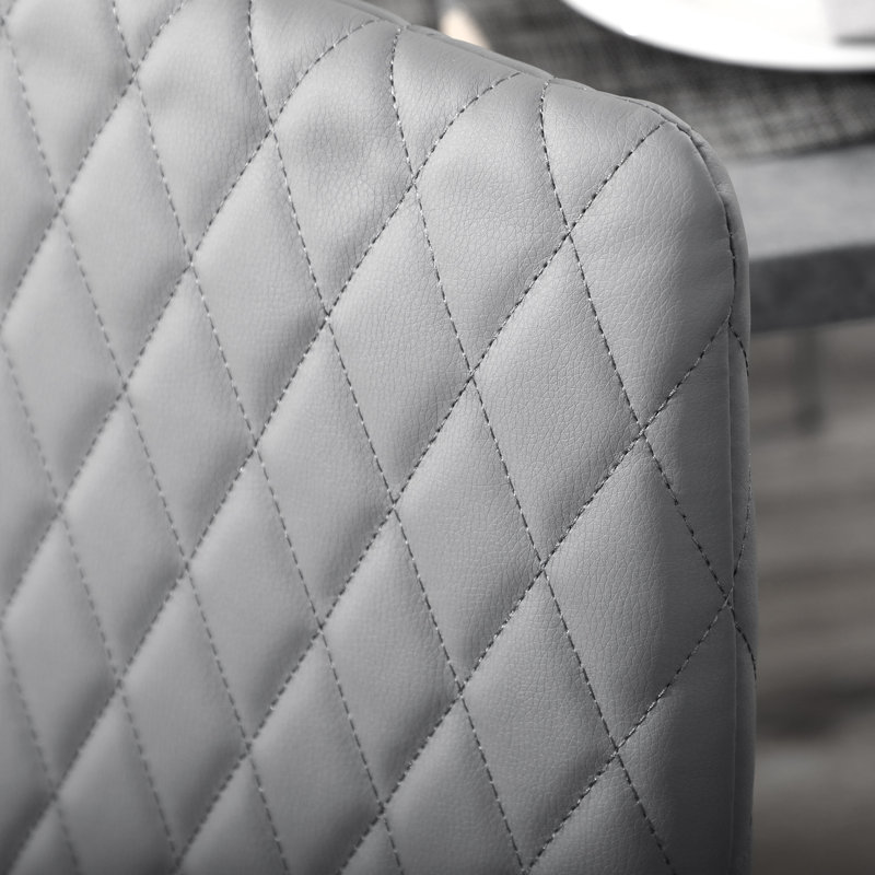 Chaise d'appoint rembourrée en similicuir