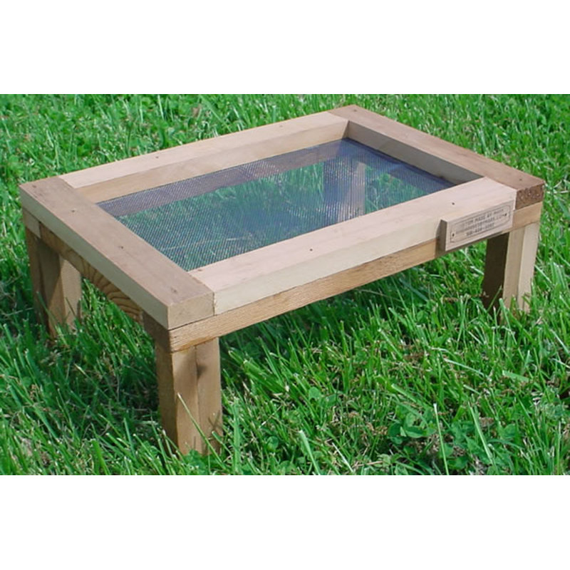 Wym Wood Feeding Station