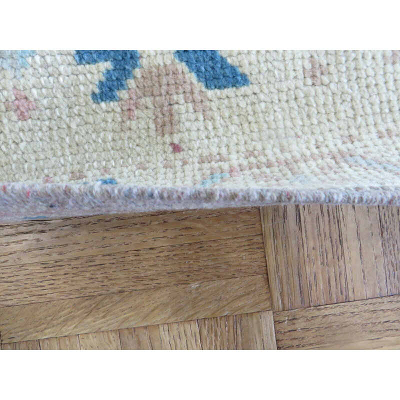 Tapis bleu en laine noué à la main de conception unique 4 pi 6 po x 7 pi 4 po Mailie