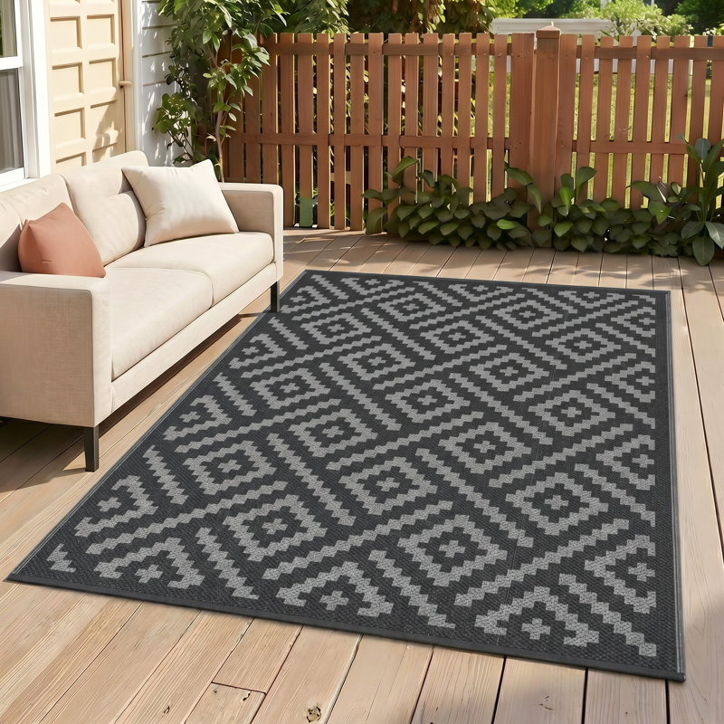 Shimeek Geometric Indoor & Outdoor Area Rug, Rectangle 240 x 300 cm, Grey/Black