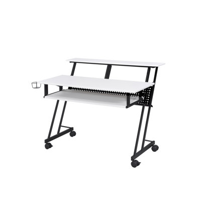 Bureau de studio de musique suitor