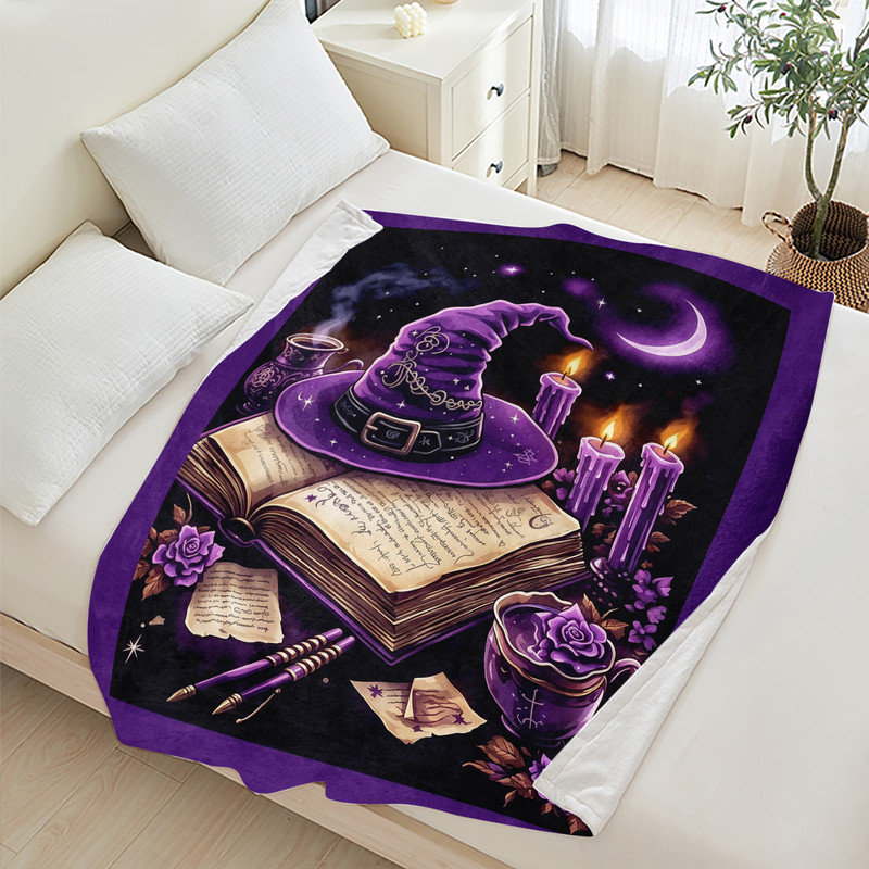 Couverture polaire en flanelle JYK pour l'Halloween, légère, respirante, douce et chaude en microfibre pelucheuse, 102 x 127 cm, motif chapeau de sorcière et grimoire.