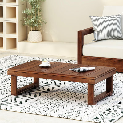 Table basse d'extérieur en bois rustique, plateau à lattes, pieds traîneaux, finitions teintées, largeur 57,3 cm, poids 8,3 kg, profondeur 95,3 cm, hauteur 29,2 cm