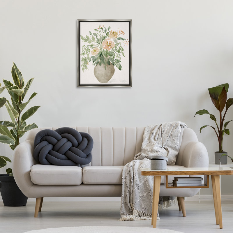 «Peach Roses Bouquet» par Lucille Price, H 21 po x l 17 po, Cadre flottant métallique doré