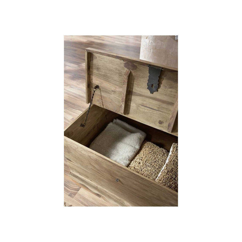 Leeds Blanket Chest