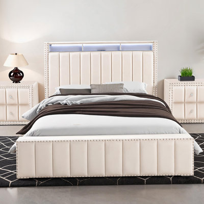 Ensemble de chambre double avec tables de chevet et ensemble de chambre à coucher avec garniture cloutée 3 pièces