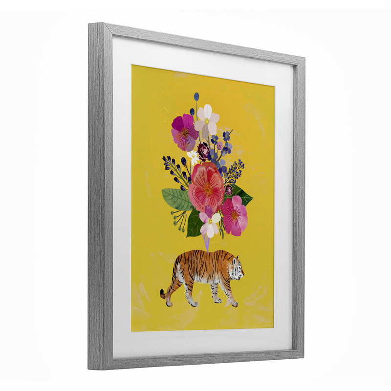 «Rose Bundle Tiger», reproduction encadrée sous verre jaune, design par Mia Charro, H 16 po x l 13 po, Cadre de ferme gris