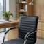 Ensemble de 2 chaises de bureau Neni, vinyle gris rembourré de mousse, porte-à-faux chromé-126708225