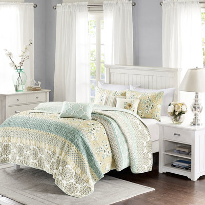 6 Piece Reversible Quilt , , Full/queen, Floral And Geometric, Fascinating Bedroom Full/queen With 3 Pillows, Cotton , & Geometric Print, Luring Decoration