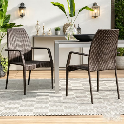 Chaises d'extérieur en osier