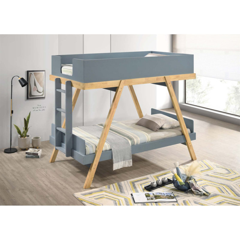 Charmant lit superposé simple au-dessus d'un lit simple avec une conception de style campagne moderne et des caractéristiques de sécurité améliorées