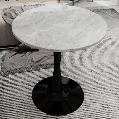 Table d'appoint moderne en fer et en faux marbre durable pour la polyvalence du salon