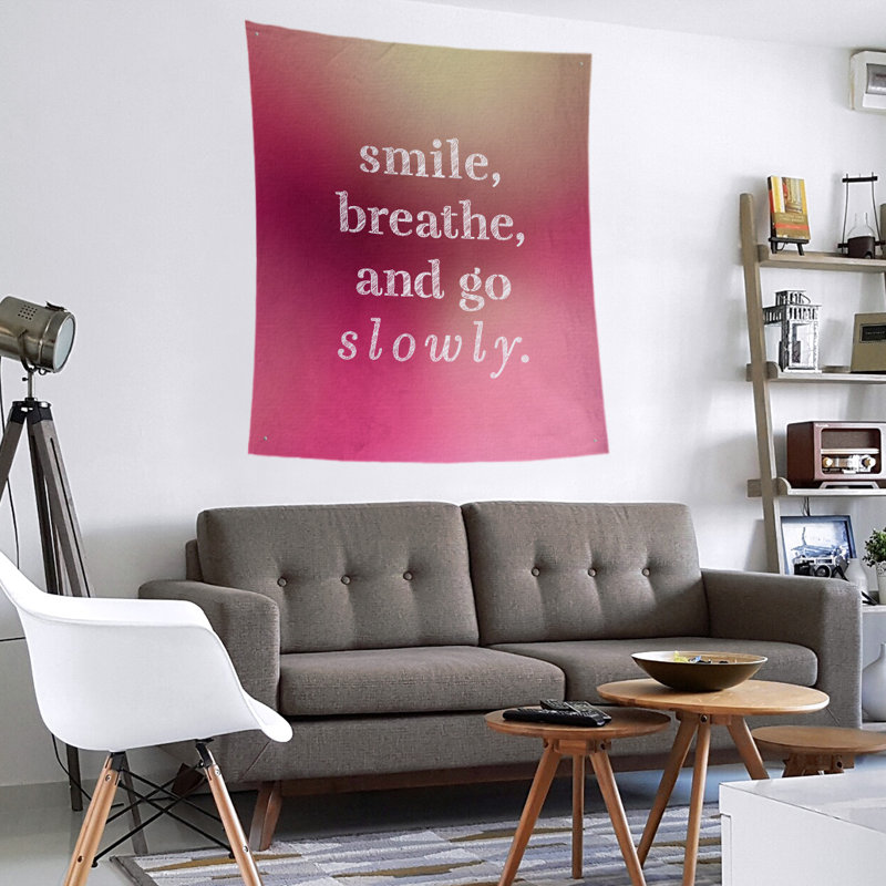 Tapisserie de polyester à quote-main lente, H 60 po x l 51 po, Lueur rose