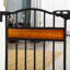 Barrière murale à fermeture automatique pour animaux