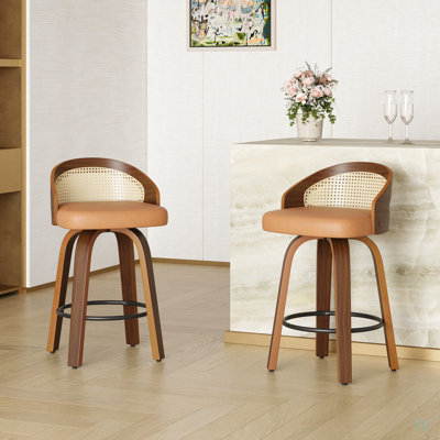 Ensemble de 2 tabourets de bar pivotants, structure en bois moderne avec dossier en rotin, tabouret en cuir de polyuréthane pour comptoir de cuisine, tabourets de bar rembourrés avec repose-pieds de style Mid-Century, tabourets de comptoir industriels