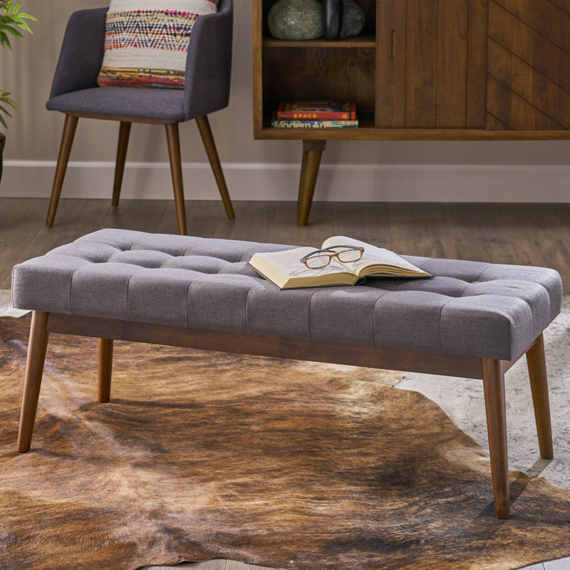 Surface avec tissu gris Mid-Century, pieds en bois d'hévéa à boutons, finition noyer confortable pour le confort de la chambre