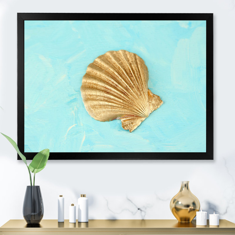 Coquillage doré sur bleu clair - reproduction sur toile, H 16 po x l 32 po, Cadre photo noir