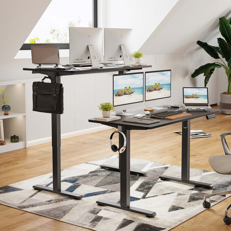 Bureau debout à hauteur ajustable Radke, L 55,12 po x P 23,62 po, Noyer / noir