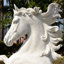 Statue de cheval géant