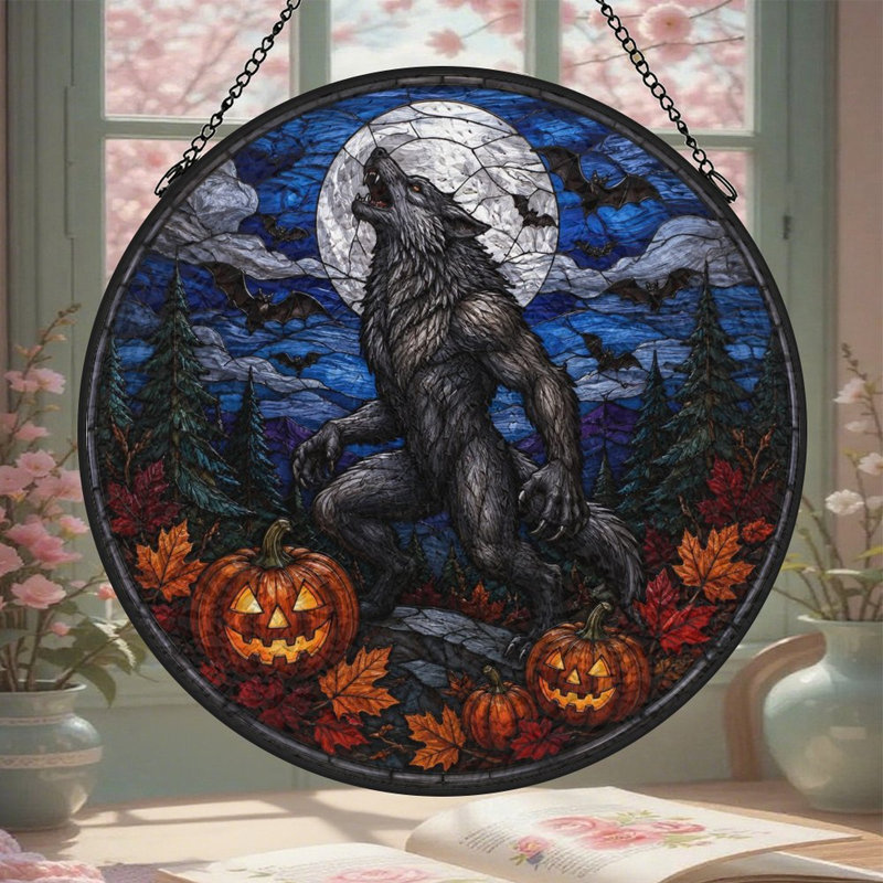 Loup-garou criant devant des panneaux de vitrail, 6,3 x 6,3 po (16 x 16 cm)