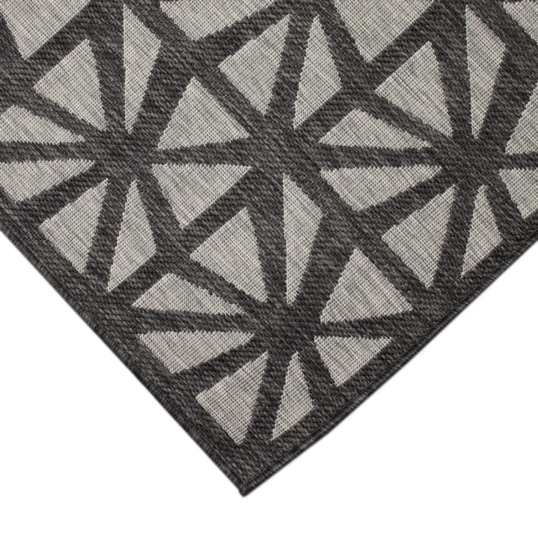 Bay Isle Home Moby Geometric Rug 