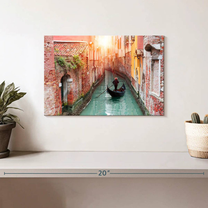 Vanna Venetian Gondola, 8" H x 12" W