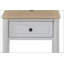 Table de chevet compacte en ciment et sable, parfaite pour les petits espaces avec un design durable et élégant.