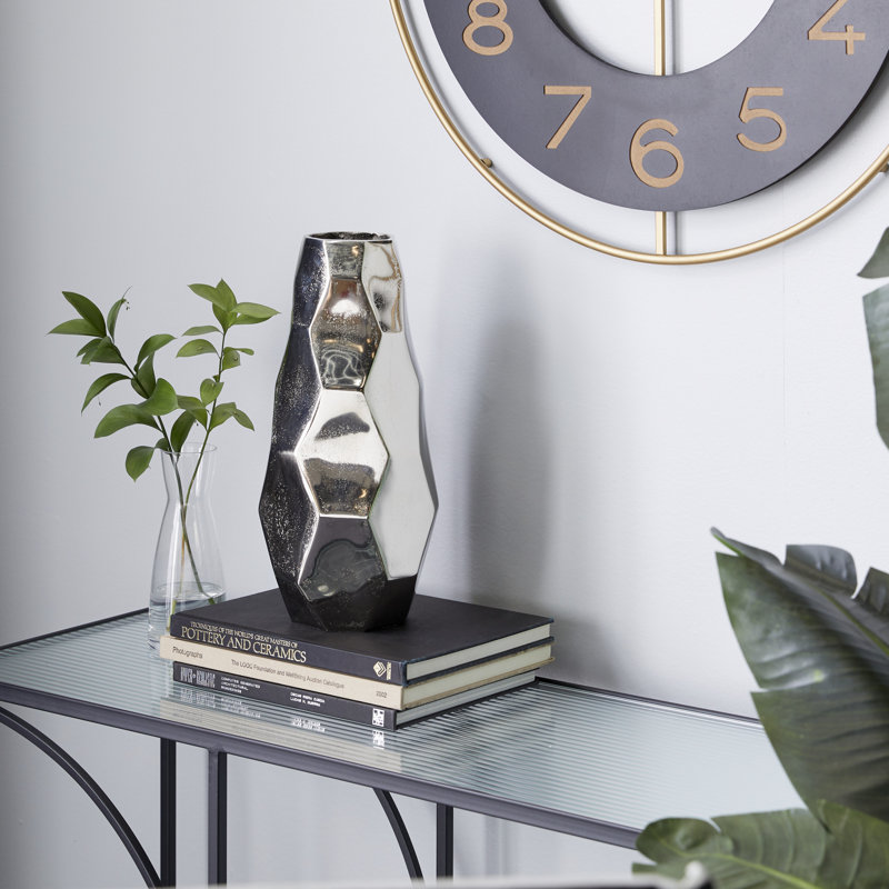 Vase de table en aluminium 14,85 "Cecilia