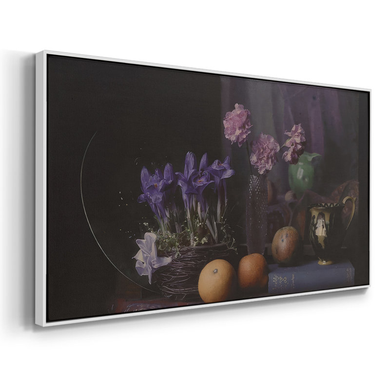 Moody Still Life V - Toile tendue avec châssis encadré, prête à être accrochée, H 25 po x l 49 po, Blanc