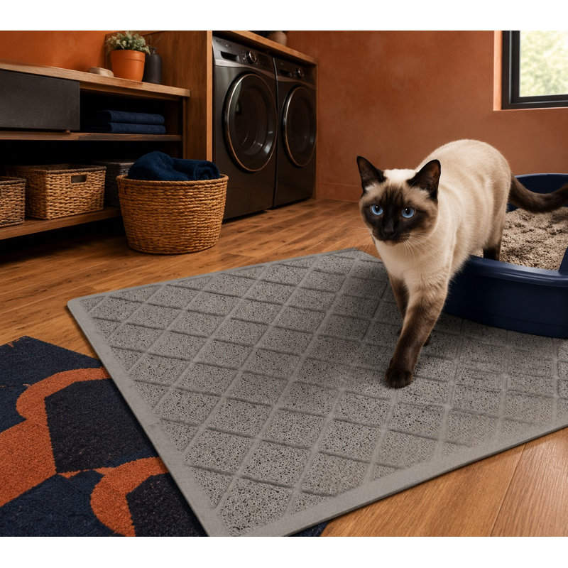 Tapis de litière gris en maille enroulée 24 x 17 avec rainures de récupération ultra-profondes pour un contrôle des projections et moins de dégâts ; sans phtalates, doux pour les pattes et nettoyable par rinçage ou aspiration.