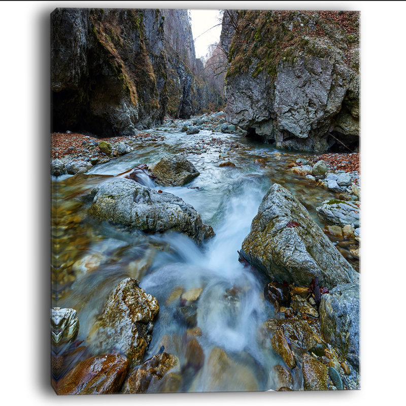 «Blue Water in River», reproduction de photo sur toile tendue, H 40 po x l 30 po x P 1 po