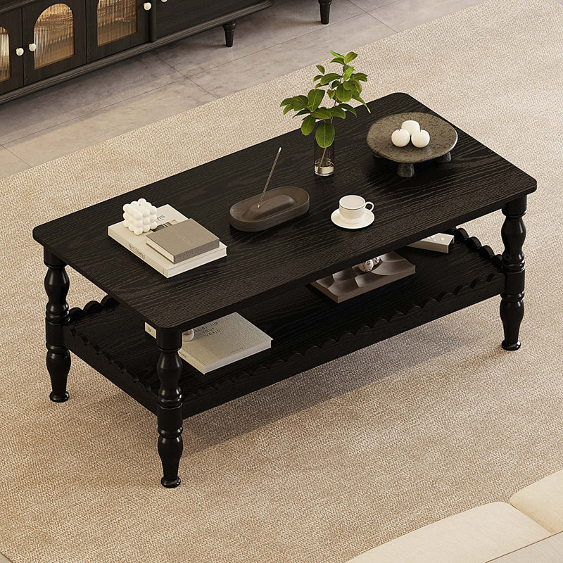 Table basse en bois massif avec rangement à 2 niveaux et pieds classiques