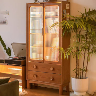 Verre trempé couleur cerise + vitrines en bois massif